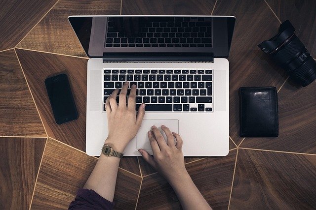 laptop, handen, gadgets, iphone, appel, lens, macbook, mobiele telefoon, smartphone, typen, bloggen, plat leggen, werkruimte, laptop, laptop, laptop, laptop, laptop, macbook, typen, typen, typen, bloggen